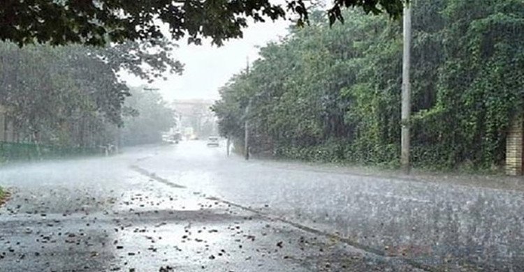 সারা দেশে ভারি বর্ষণের আভাস, সমুদ্রবন্দরে তিন নম্বর সতর্কতা